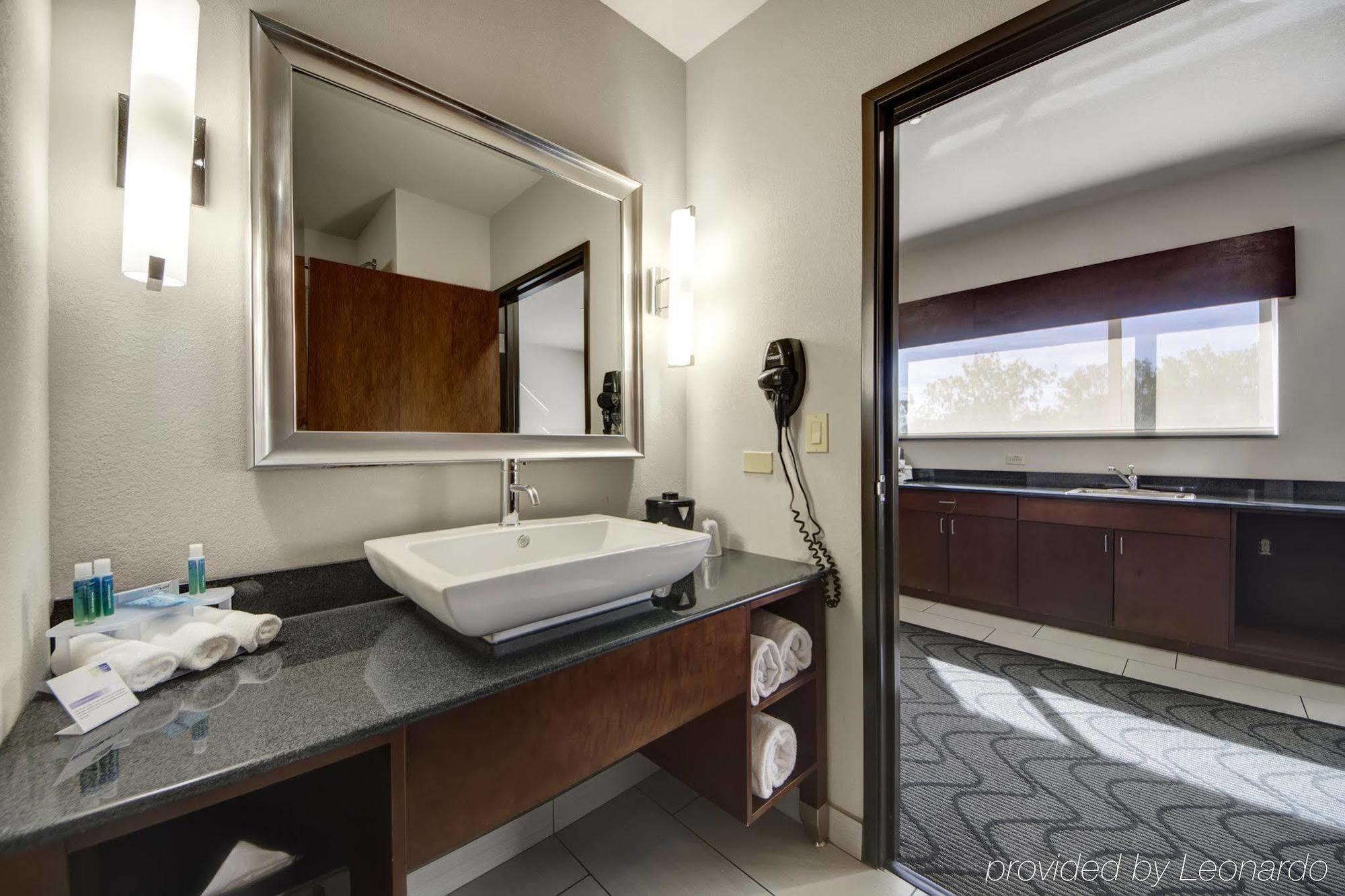 Express And North By Ihg 3* Oklahoma City